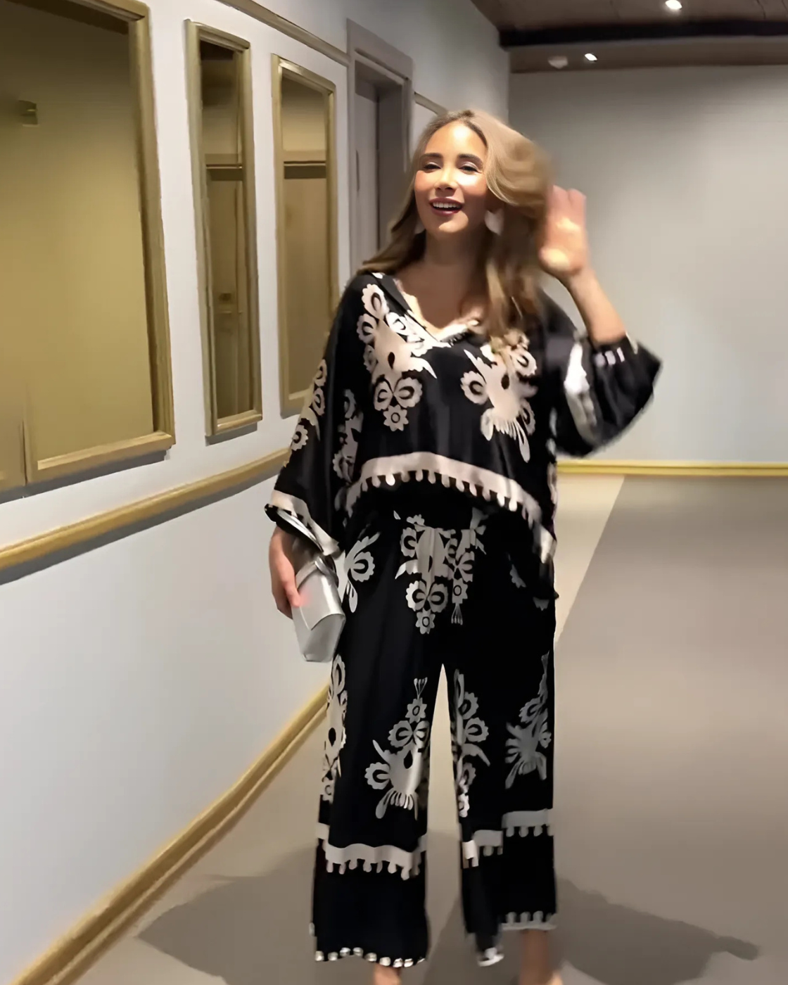 Conjunto Livía | Decote em V - (Estilo Francês)