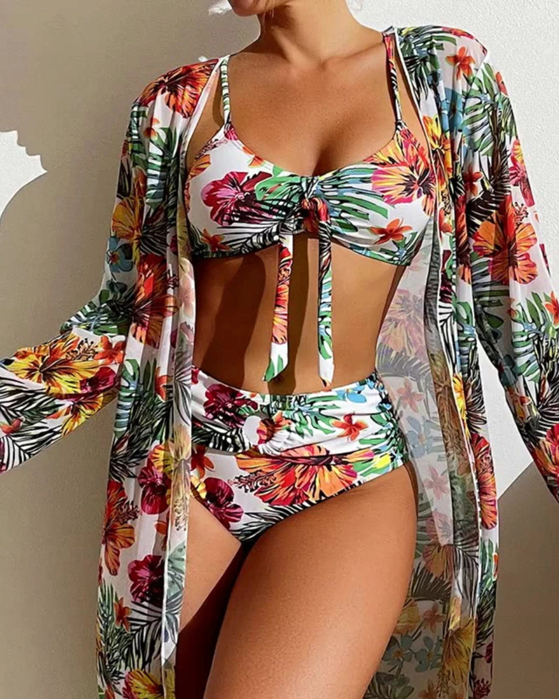 Conjunto de Biquíni Floral com Blusa de Tule